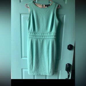 Elegant mint green tailored Ellen Tracy sheath dress